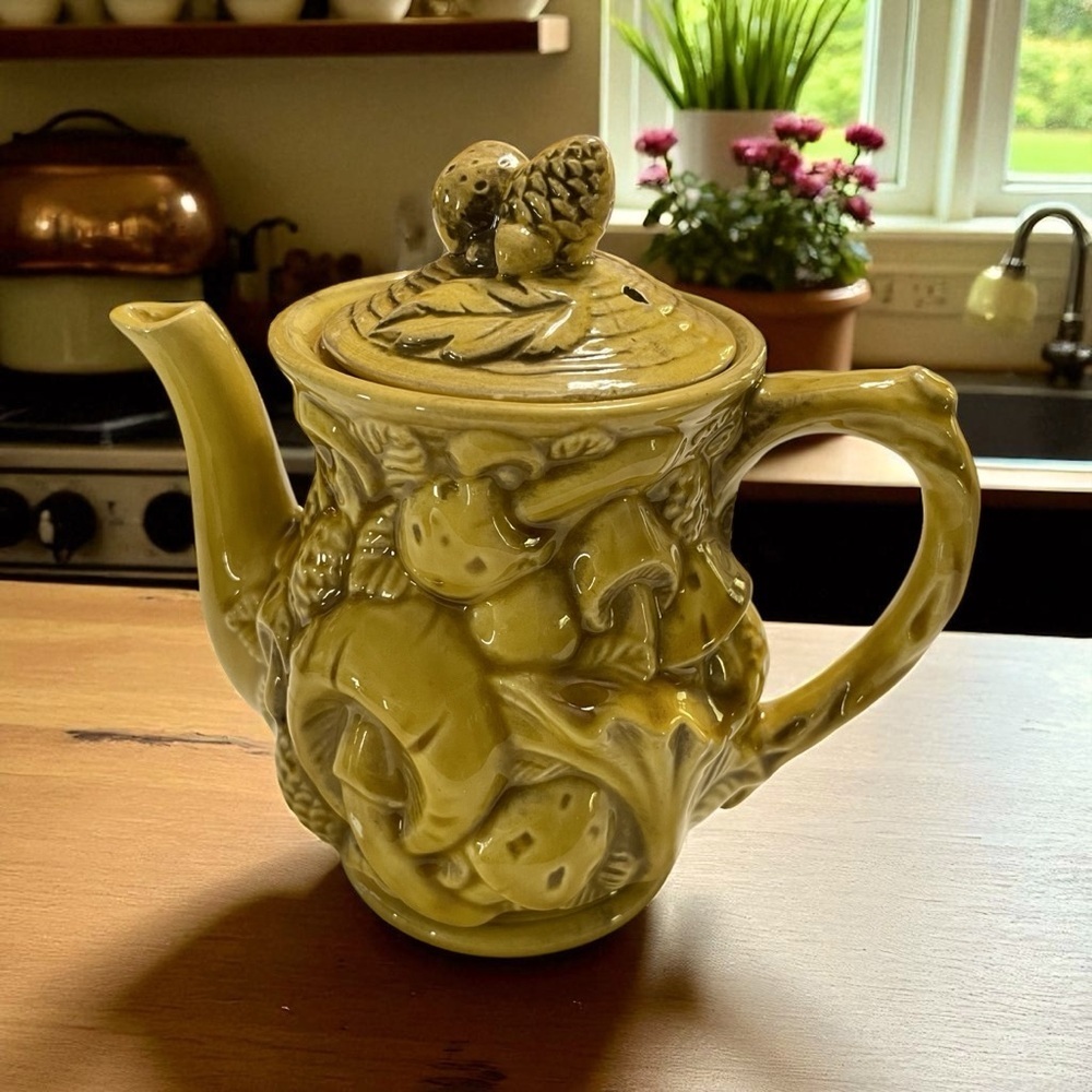 VTG Japanese Yellow Ceramic Mushroom Tea Pot